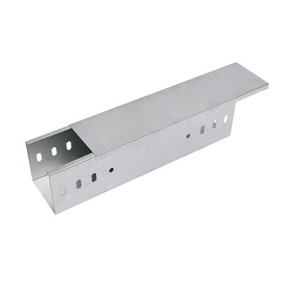 Buen precio C Canal 900mm Cable Tray 6.5 pies 8 pies 10 pies de calentamiento sumergido galvanizado Cable Tray en línea